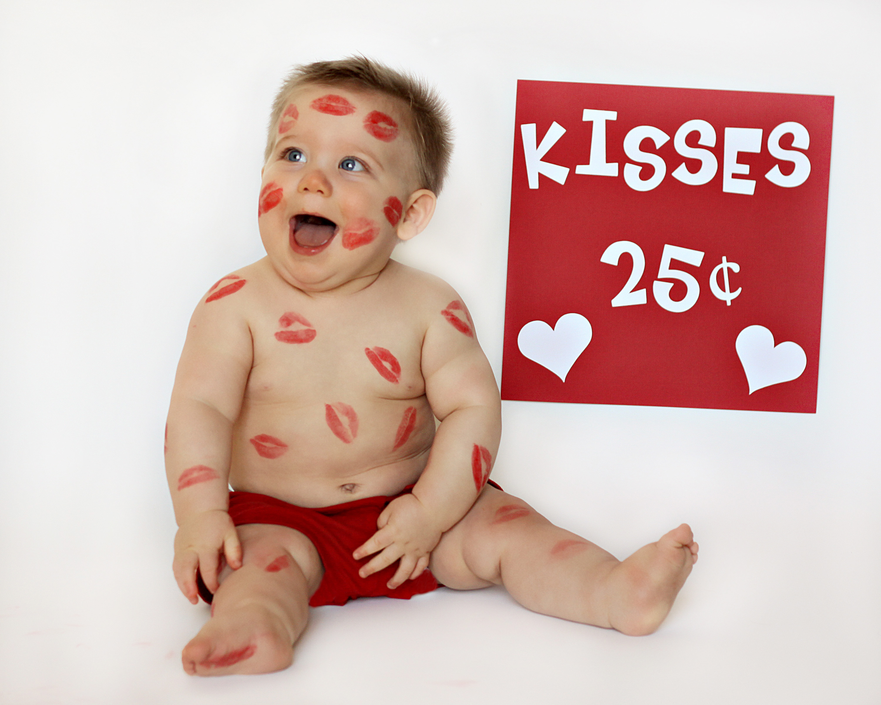 Valentine’s Day Photo Ideas baby kisses